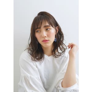 大人可愛い肩上レイヤー