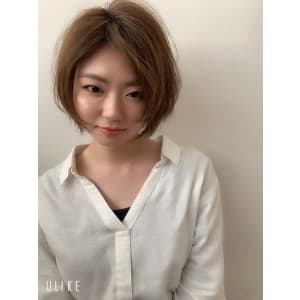 ショートボブ