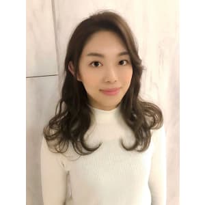 赤みを極力抑えた、柔らか”マットベージュ”が可愛い♪