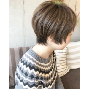 前髪ありのリップラインショートヘア - EMU international 春日部本店【エムインターナショナル】掲載中