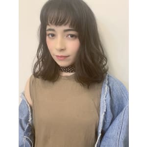 【山田】厚めバング無造作カールふわミディy24 - Maria by AFLOAT【マリアバイアフロート】掲載中