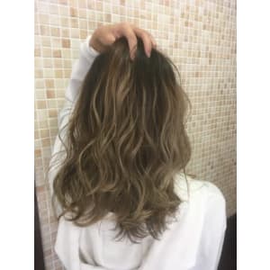 バレイヤージュカラー×ブラウンベージュ