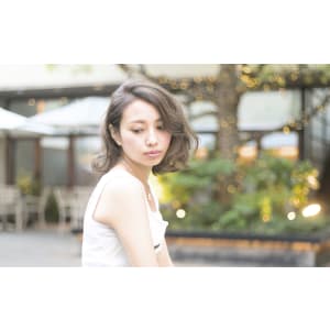 伸ばしかけふわミディー【Attirer飯田裕之】