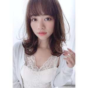 顔周りレイヤーのパーマミディアム【H-695】
