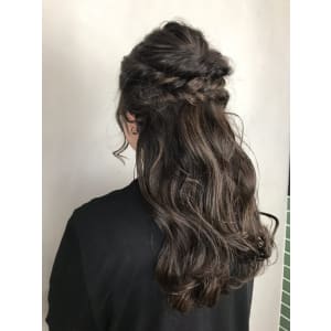 ヘアセット ノットヘア ハーフアップ 結婚式 二次会 - BROCANTE LUXBEブロカントラックスビー立川北口店【ブロカントラックスビータチカワキタグチテン】掲載中