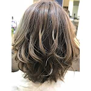 グラデーション　グレージュカラー