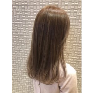 【新宿 Olives by neolive】カーキベージュ