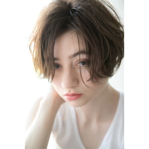 〔自由が丘 AUQWA〕大人かわいい無造作カールショートボブ