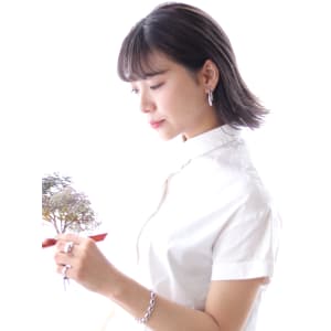 ラベンダーアッシュ×耳かけ切りっぱなしボブ