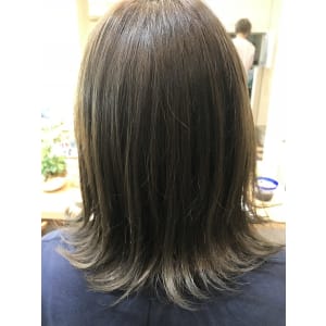 ちょっと長めの切りっぱなしボブ