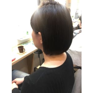 耳にかけてもOKボブ！