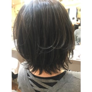 伸びかけ軽やかボブ