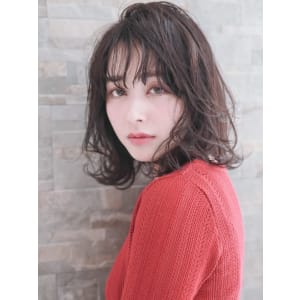 大人女性必見スタイル★巻いても巻かなくても決まる上品ミディ