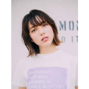 ハネ感ミディアムショート