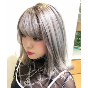 透明感抜群のグレーカラー