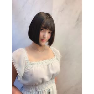 前下がりミニボブ
