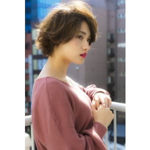 フェミニンボブ
