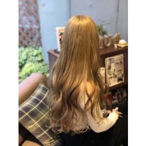 ブリーチでつくる透明感たっぷりベージュ☆ - EMU international 春日部本店【エムインターナショナル】掲載中