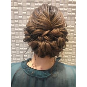 【新宿 Olives by neolive】ねじりヘアセット