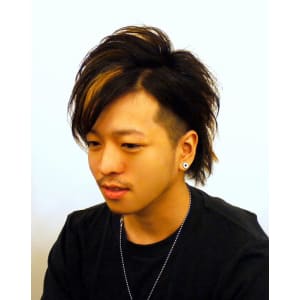 やや遊びを効かせた２ブロックスタイル - Hair&Spa More By LikkleMore【ヘアアンドスパモアバイリコモ】掲載中