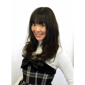 ふんわりキュート表情を彩る、ゆるウェーブ - Hair&Spa More By LikkleMore【ヘアアンドスパモアバイリコモ】掲載中