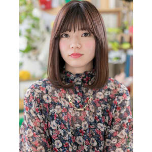 愛されカラーの前下がり小顔ワンカール　フェミニンストレート