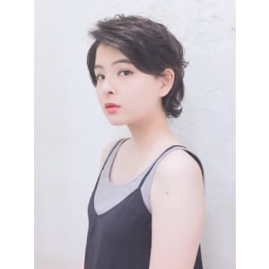 アシンメトリーシルエットショート