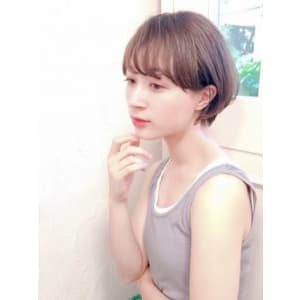 ベージュカラーショート