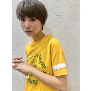 骨格がキレイに見えるマッシュショート