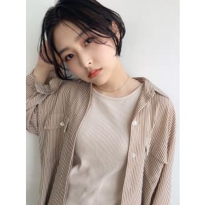 大人小顔ハンサムショート　７