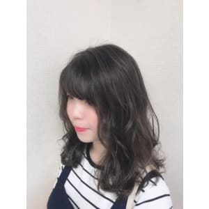 スモーキーアッシュ