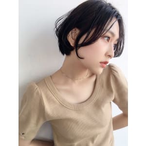 大人可愛いショートボブ　１０