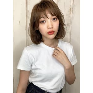 ふんわりシルエットのボブヘアM289