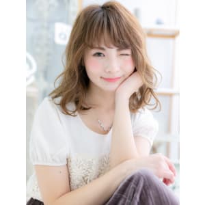 抜け感演出…くせ毛風小顔ラフウェーブミディ　シフォンウェーブ