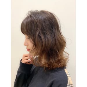 黒染めからの自然なトーンアップグラデーション