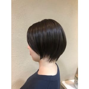 ハイトーンショートボブ