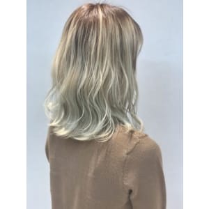 Lia &汐見悠佑 ハイライト&バレイヤージュ - Lia by KENJE【リアバイケンジ】掲載中