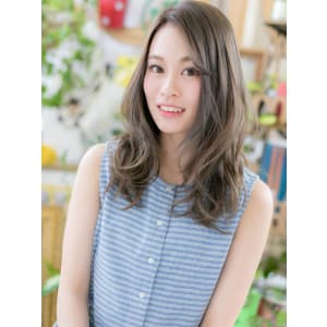 アシンメトリーで色っぽ小顔くびれウェーブ　ニュアンスカール