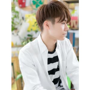 サイドパートショートでニュアンス感　ニュアンスカール