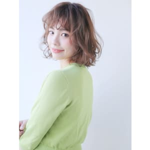 ラフカール×外ハネで、 人気の『ミニボブ』にアップデート
