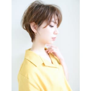 大人くびれレイヤー小顔ショート　