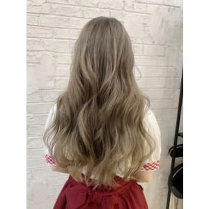 【prize池袋西口店】原隼也 シルバーベージュ