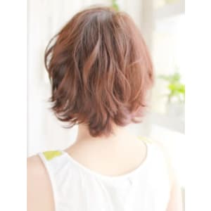カジュアルルーズなショートヘアー