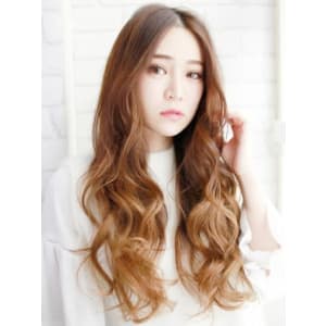 ロングヘアーのゆるウェーブカール