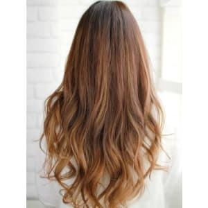 ロングヘアーのゆるウェーブカール