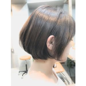 伸ばしかけショートボブ