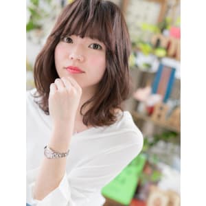 大人かわいい♪くせ毛風くびれセミディ　厚めバング