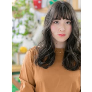 黒髪×くせ毛風ふんわりモテロング　重めスタイル
