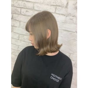 切りっぱなしボブ×ハイトーン池袋asami