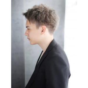 ハイトーンカラーの無造作ワイルドスタイル